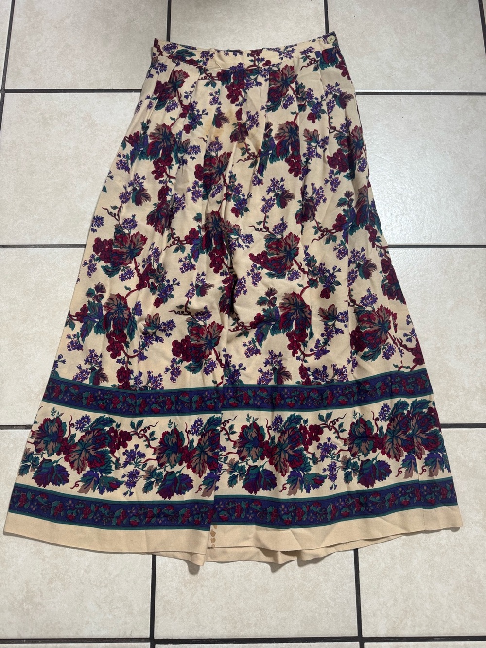 Skyr vintage Cream multicolor Floral Maxi Skirt w lil stains